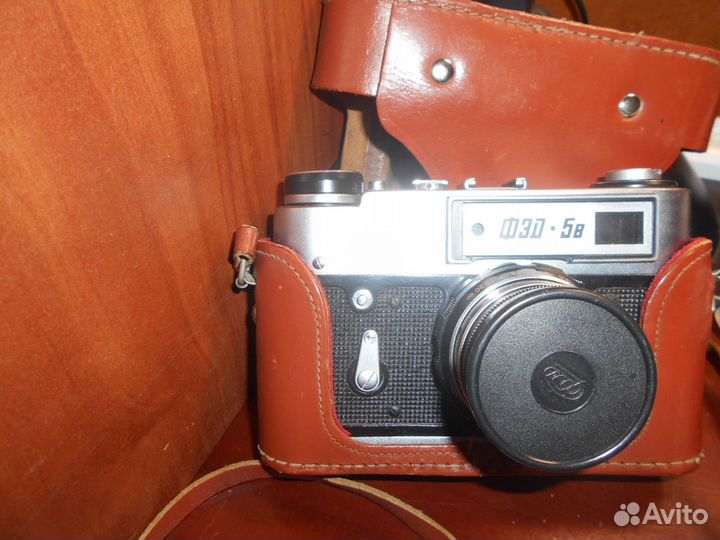 Советский пленочный фотоаппарат фэд-5В
