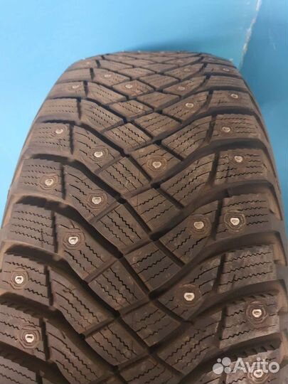 Goodyear UltraGrip Arctic 2 215/55 R17