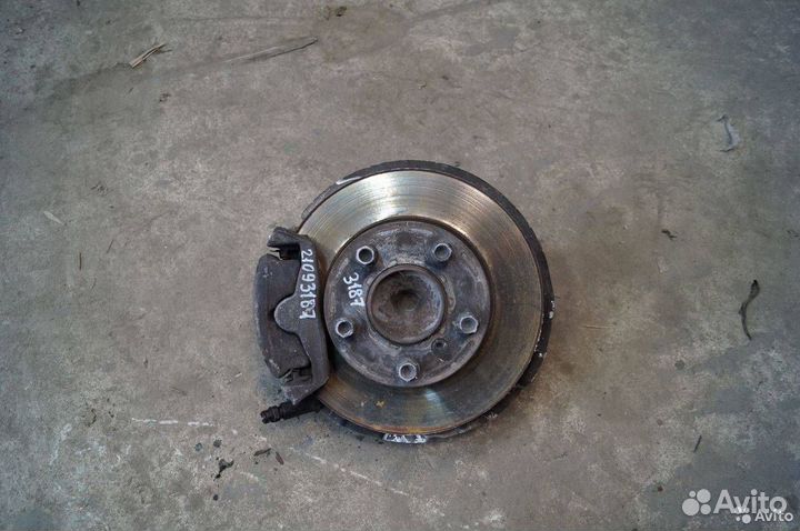 Кулак передний правый BMW 1 E81/E82/E87/E88 рест