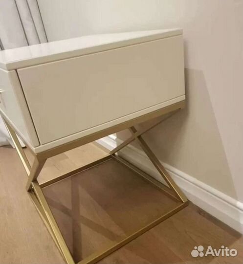 Тумба прикроватная