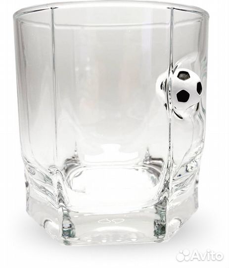 Стакан Грумбридж с футбольным мячом