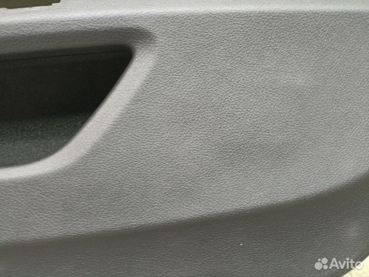 Oбшивка двеpи пеpедней правой вмw F01/F02