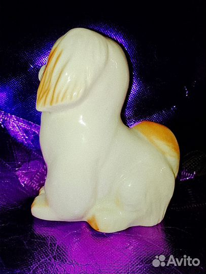 Статуэтка фарфоровая собака