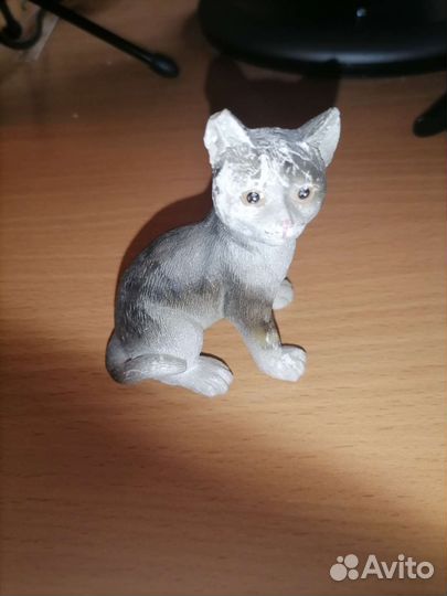 Фигурка кота