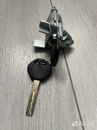 Личинка с ключами водительская bmw e53