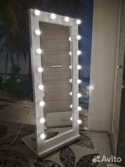 Зеркало гримерное