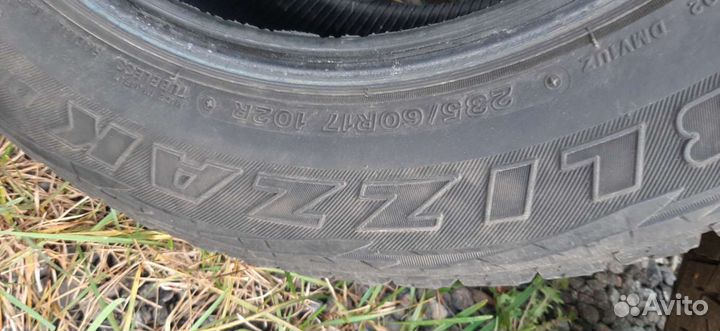 Bridgestone Blizzak DM-V1 235/60 R17