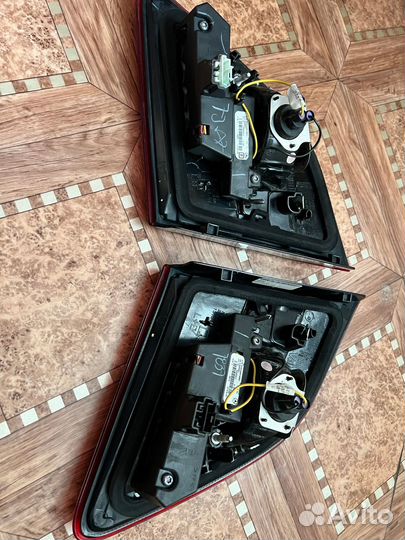 Фонарь задний в крышку багажника Mercedes ML W166