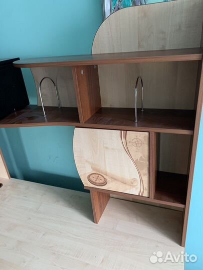 Компьютерный стол