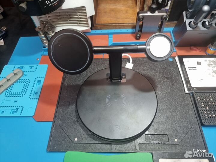 Беспроводное зарядное устройство 3 в 1