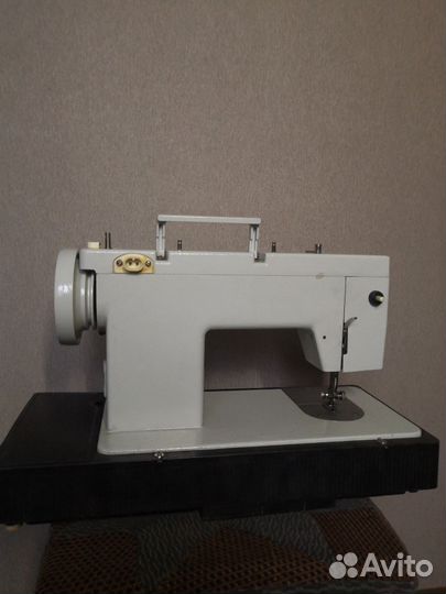 Швейная машина Чайка 134