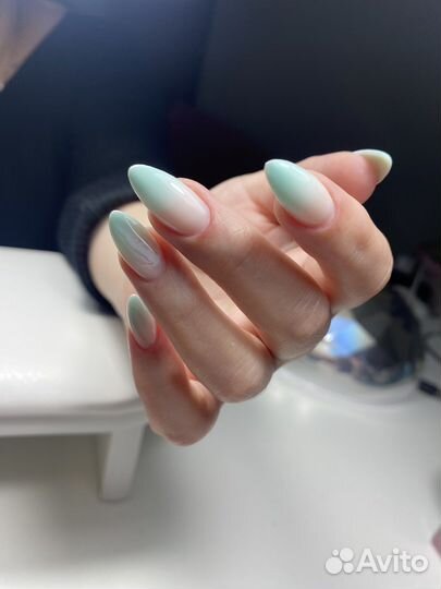 Маникюр педикюр