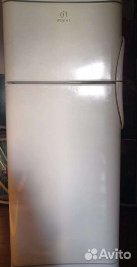 Холодильник бу indesit