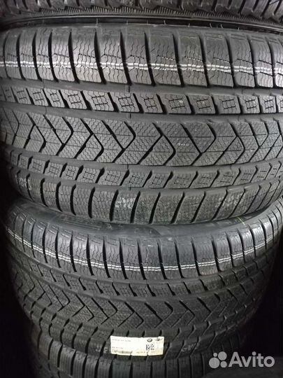 Pirelli Scorpion Winter RFT 315/35 R21 111V