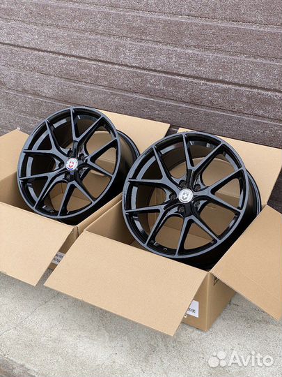Литые диски HRE P101 R19 5x114,3 Black Gloss