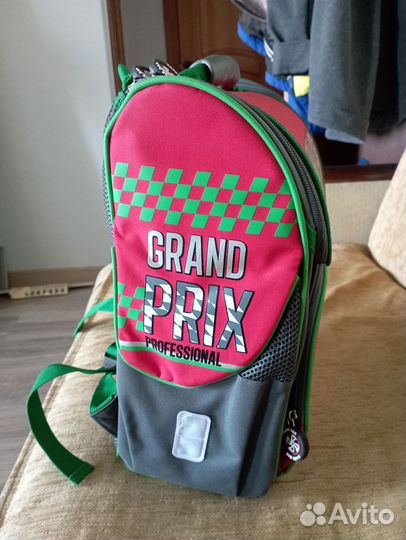Ранец школьный для мальчика новый
