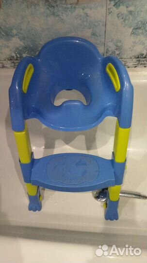 Сиденье на унитаз со ступенькой