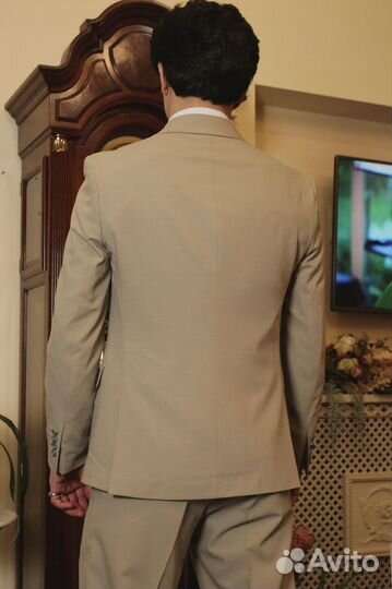 Мужскои классическии костюм двубортныи Песочныи Premium