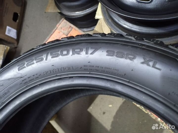 Nokian Tyres Hakkapeliitta R2 225/50 R17