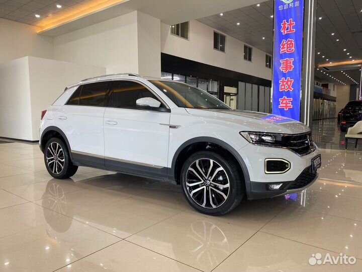 Volkswagen T-Roc 1.5 AMT, 2021, 29 000 км