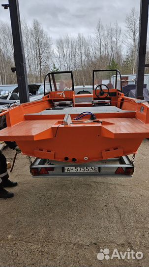 Лодка моторная аллюм. 