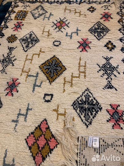 Ковёр новый из шерсти