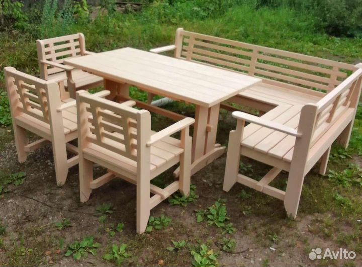 Комплект мебели из натурального дерева
