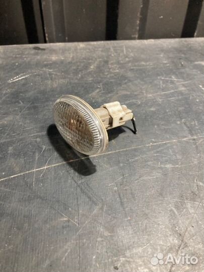 Повторитель поворота в крыло Subaru Forester SG5