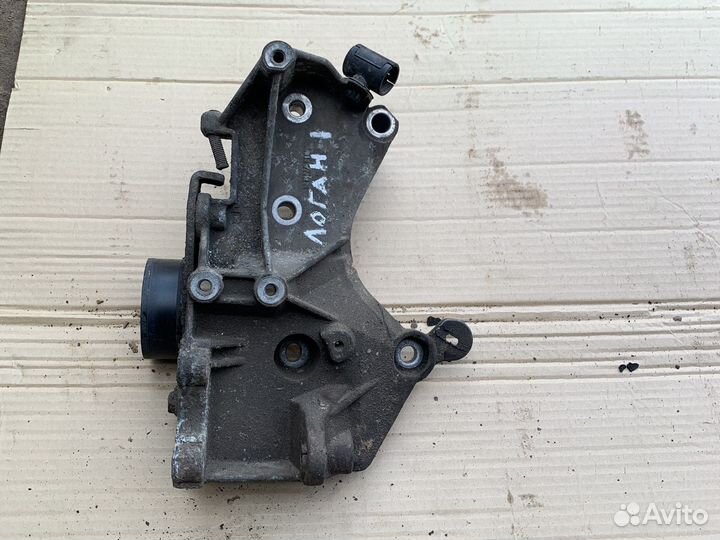 Кронштейн генератора Renault logan 1