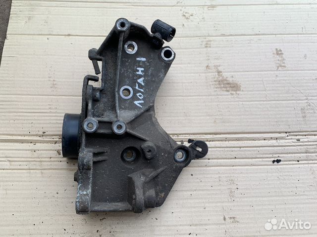 Кронштейн генератора Renault logan 1