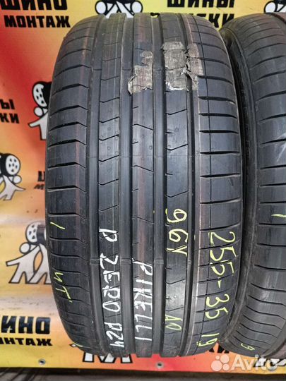 Pirelli P Zero PZ4 255/35 R19 96Y
