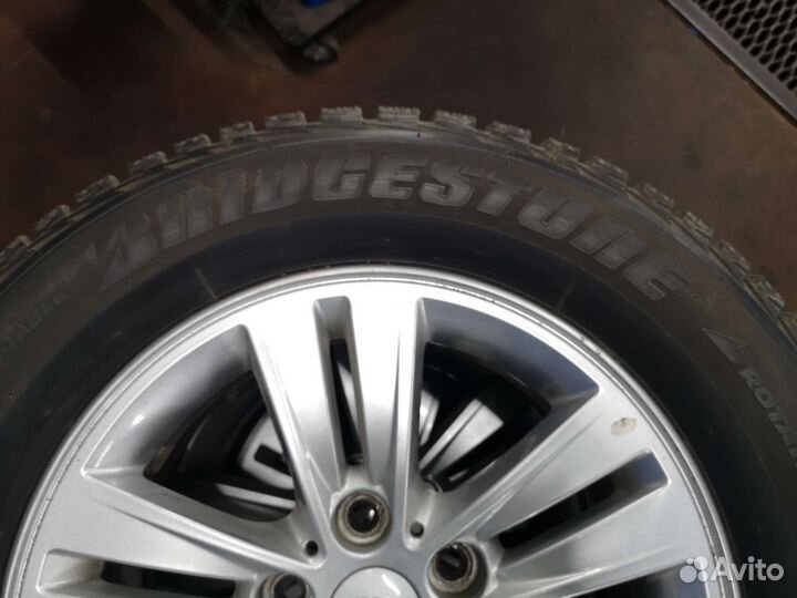Bridgestone Ice Cruiser 5000 235/60 R16