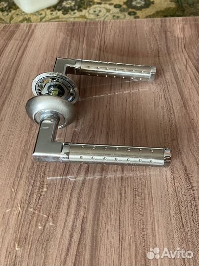 Дверная ручка