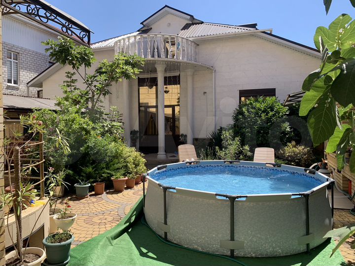 Дом 200 м² на участке 7 сот.