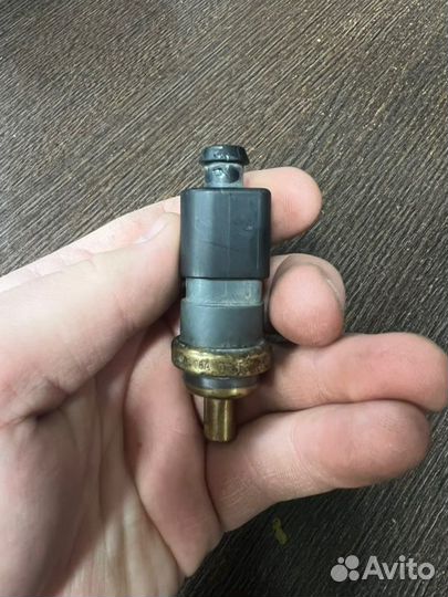 Датчик температуры охлаждающей жидкости Volkswagen