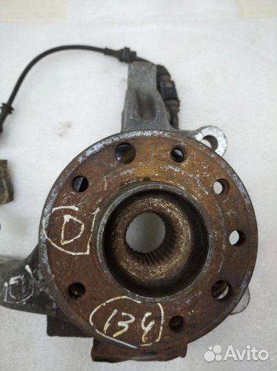 Поворотный кулак со ступицей передний правый Opel