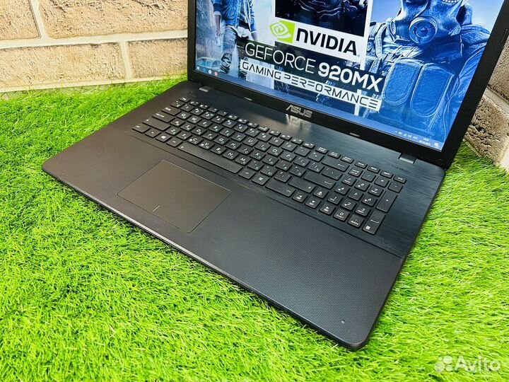 Огромный 17,3 4-х ядерный Asus 920MX/8/SSD256