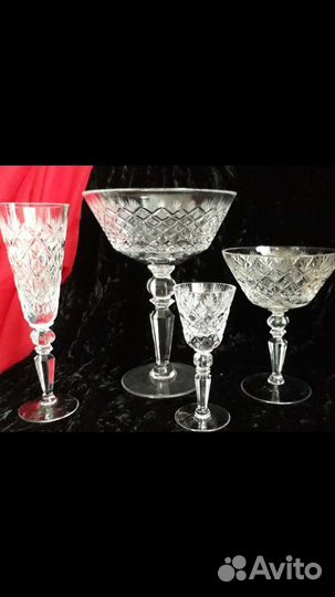 Вазы хрустальные на ножке