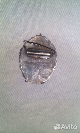 2 нечастых интересных значка минувшей эпохи