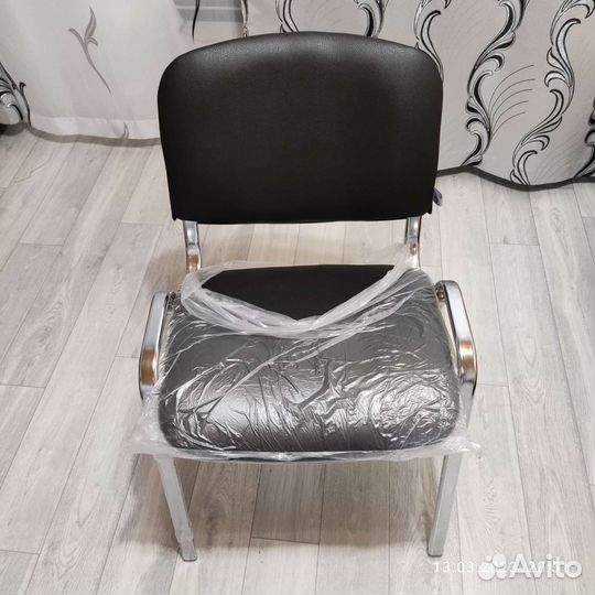 Офисный стул изо новый