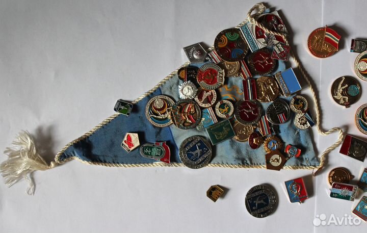 Коллекция спортивных значков