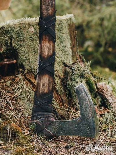 Кованый топор исторический скандинав