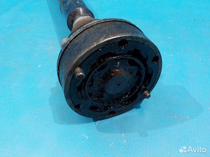 Привод колеса передний правый skoda Octavia A5 (1Z