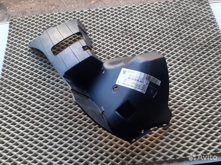 Mercedes W166 AMG Кронштейн переднего бампера прав