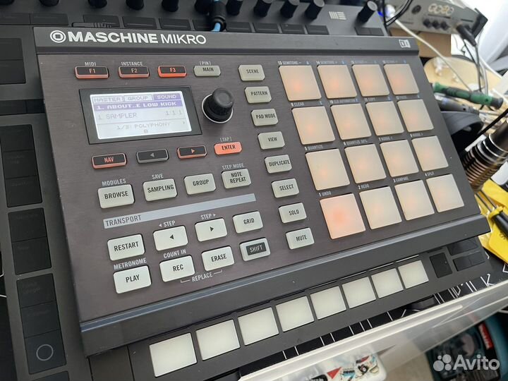 Контролер Native Instruments Maschine mikro mk1