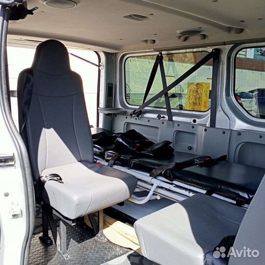 Перевозка лежачих больных и маломобильных людей