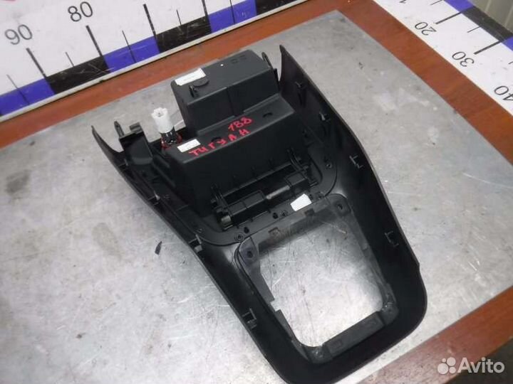 Накладка консоли Volkswagen Tiguan cava 2009