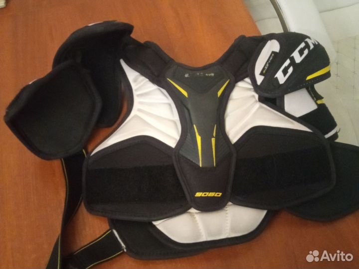 Нагрудник хоккейный