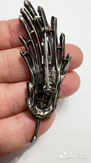 Крупная брошь с чернением и чайными кристаллами