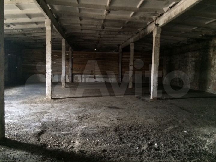 Склад, 1050 м²